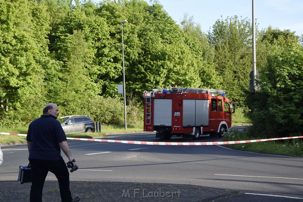 TLF 4 umgestuerzt Koeln Bocklemuend Ollenhauer Ring Militaerringstr P032.JPG - Miklos Laubert